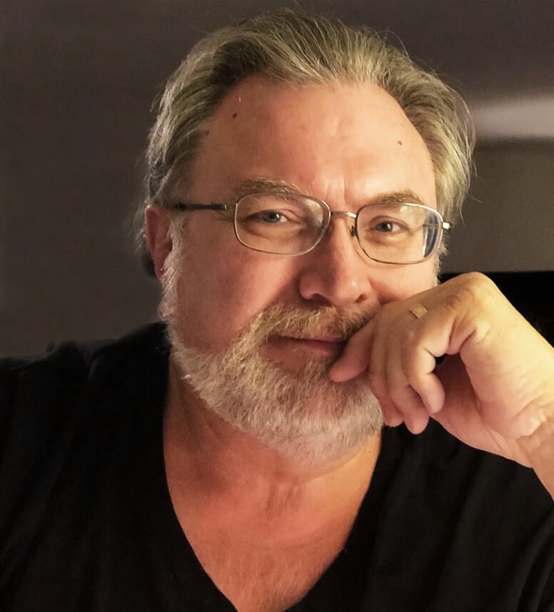 Portrait of author Jonathan Maberry